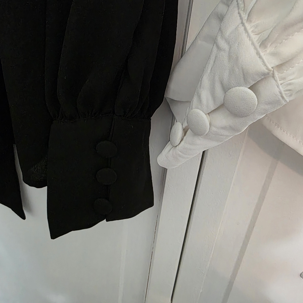 Unique Vintage Lot of 2 Button-up Bow Neck Tie Gwen Blouses 1X/16 Black & White - Picture 6 of 9